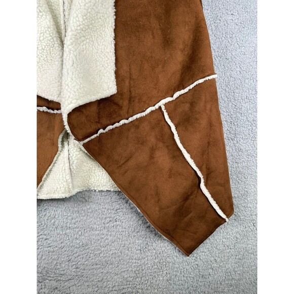 Faux Suede and sherpa vest nwt size small - Picture 4 of 5